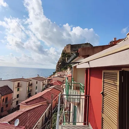 Annamaria Tatil Evi Scilla